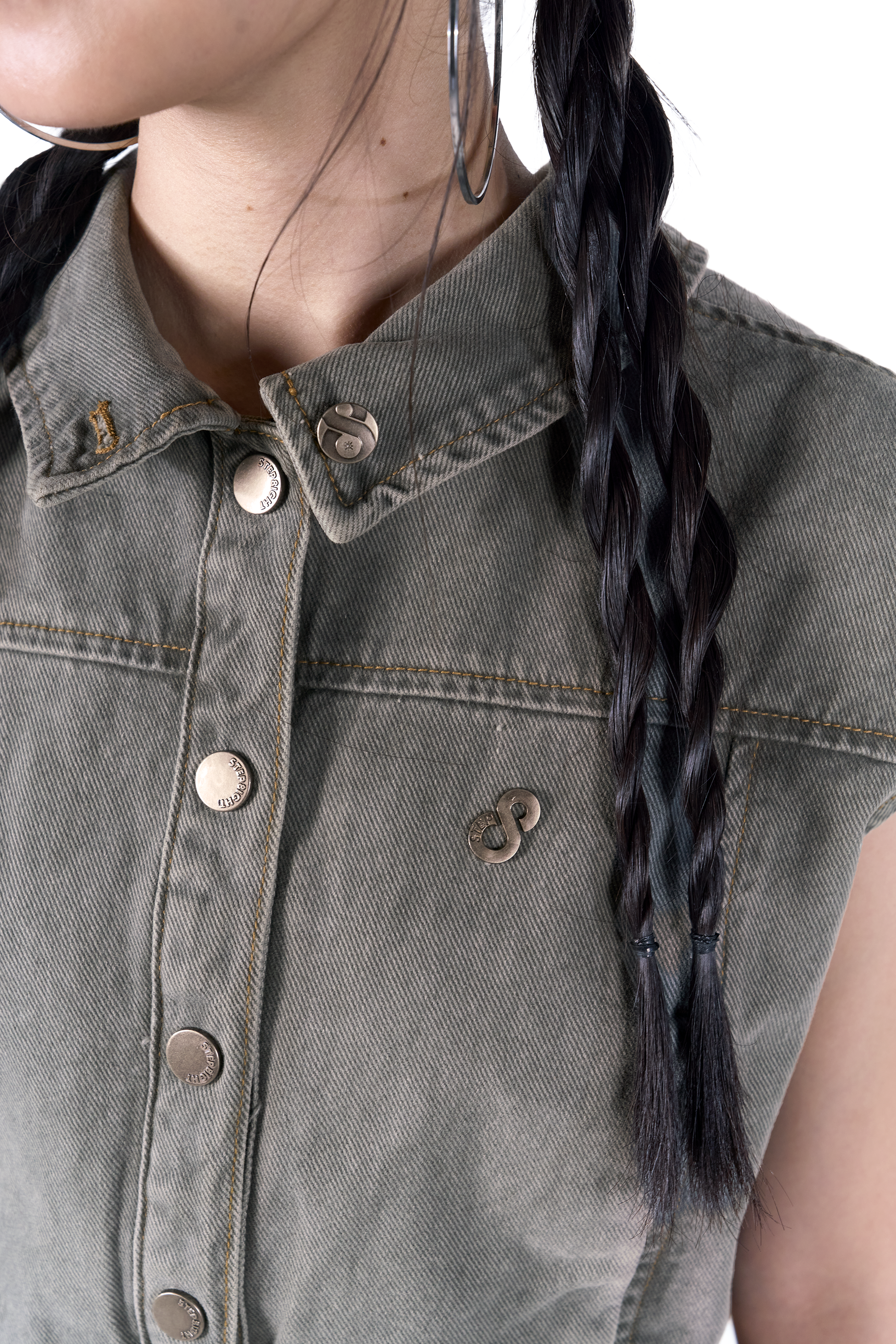 FOSSIL GRAY REVERSIBLE SLEEVELESS DENIM POLO CROP