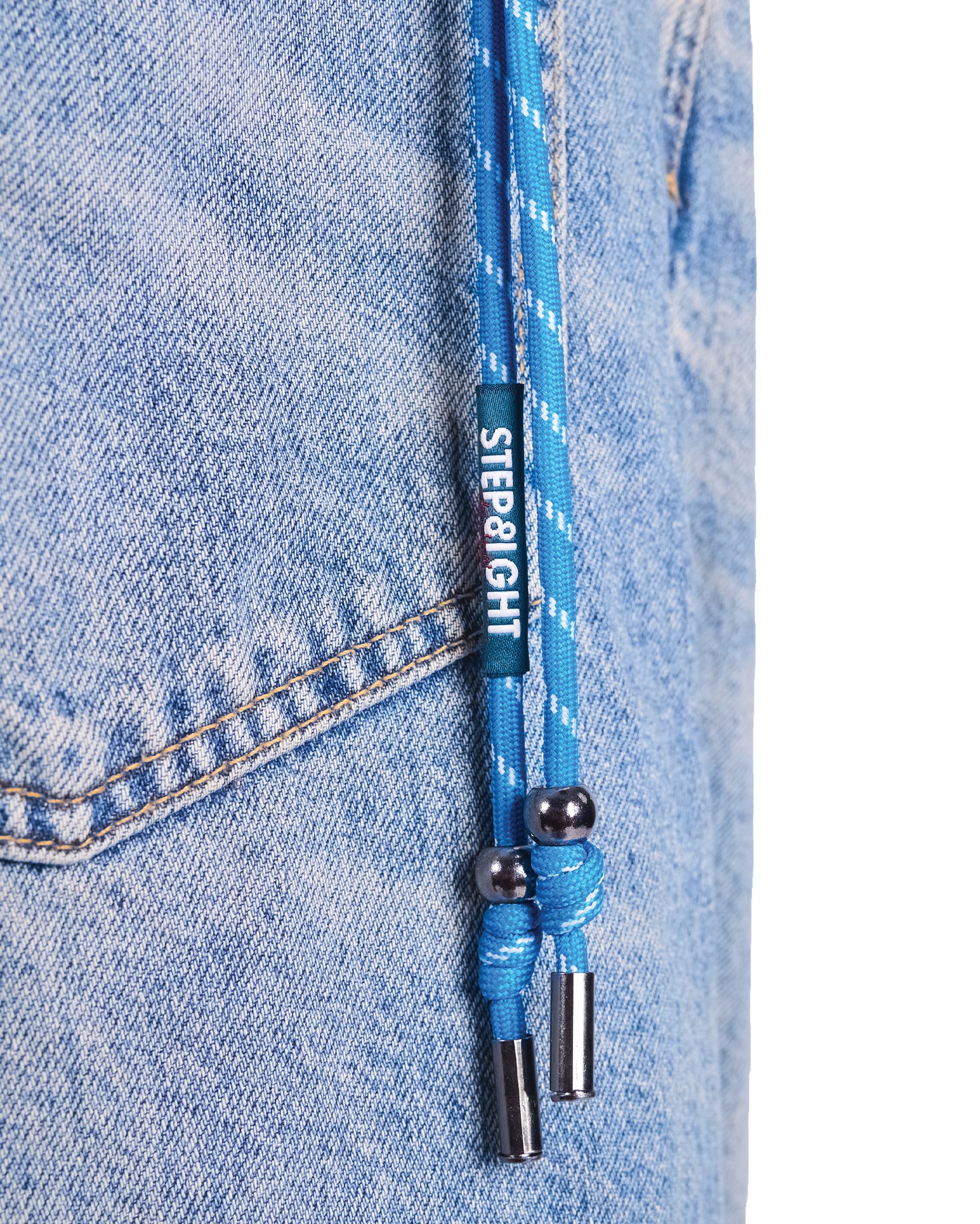 '8' COIN KEYCHAIN