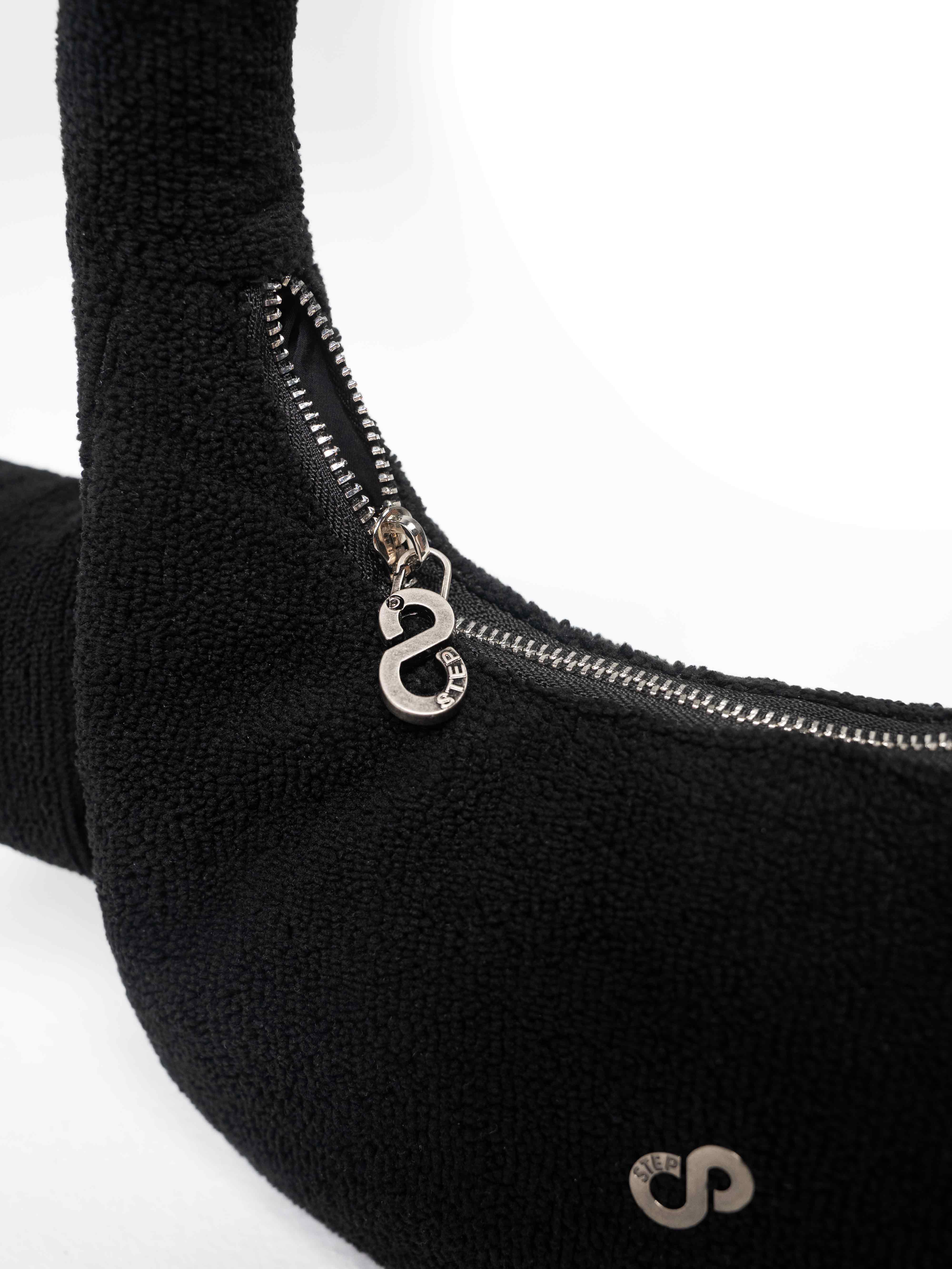 BLACK TOWEL BAG