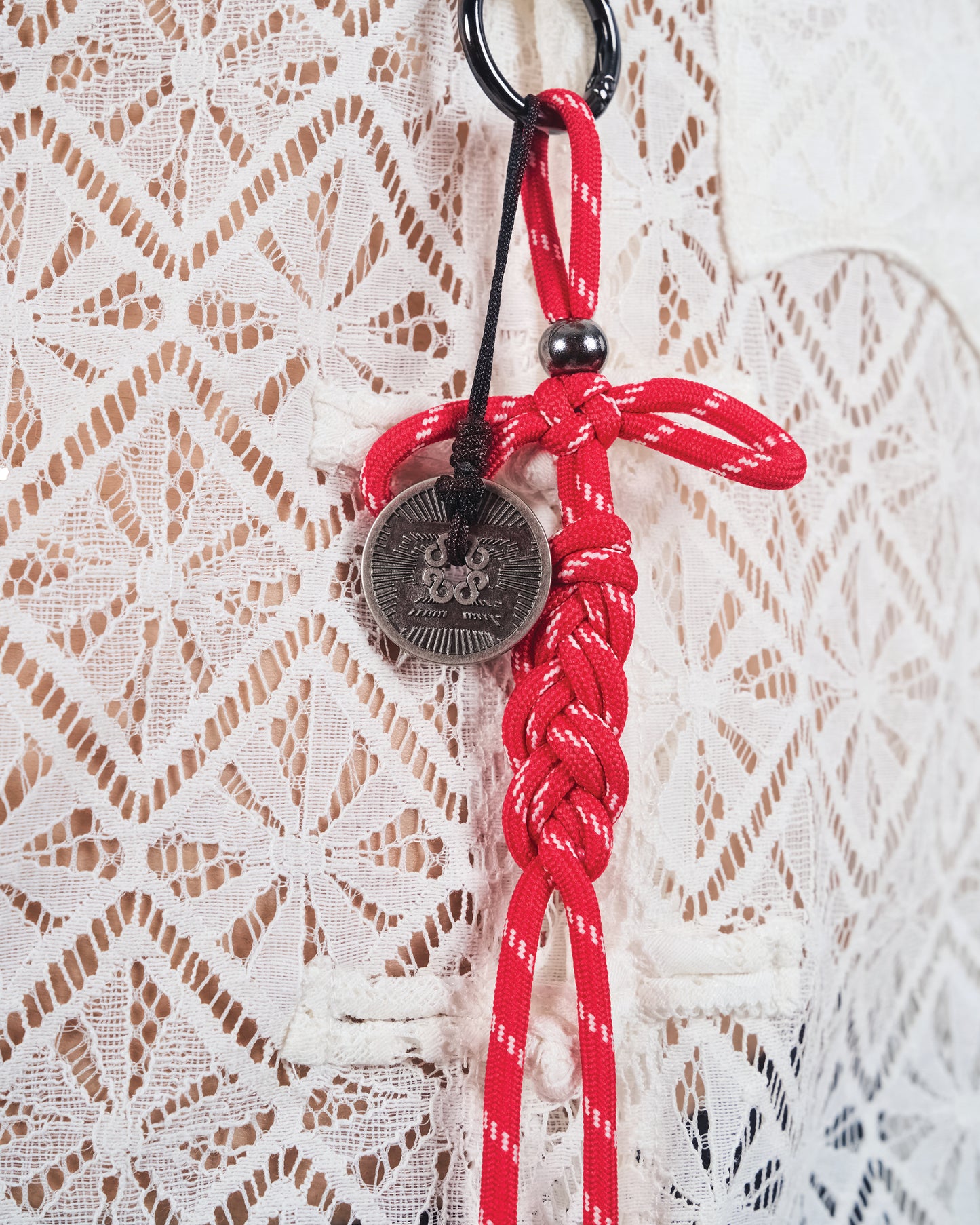 '8' COIN KEYCHAIN