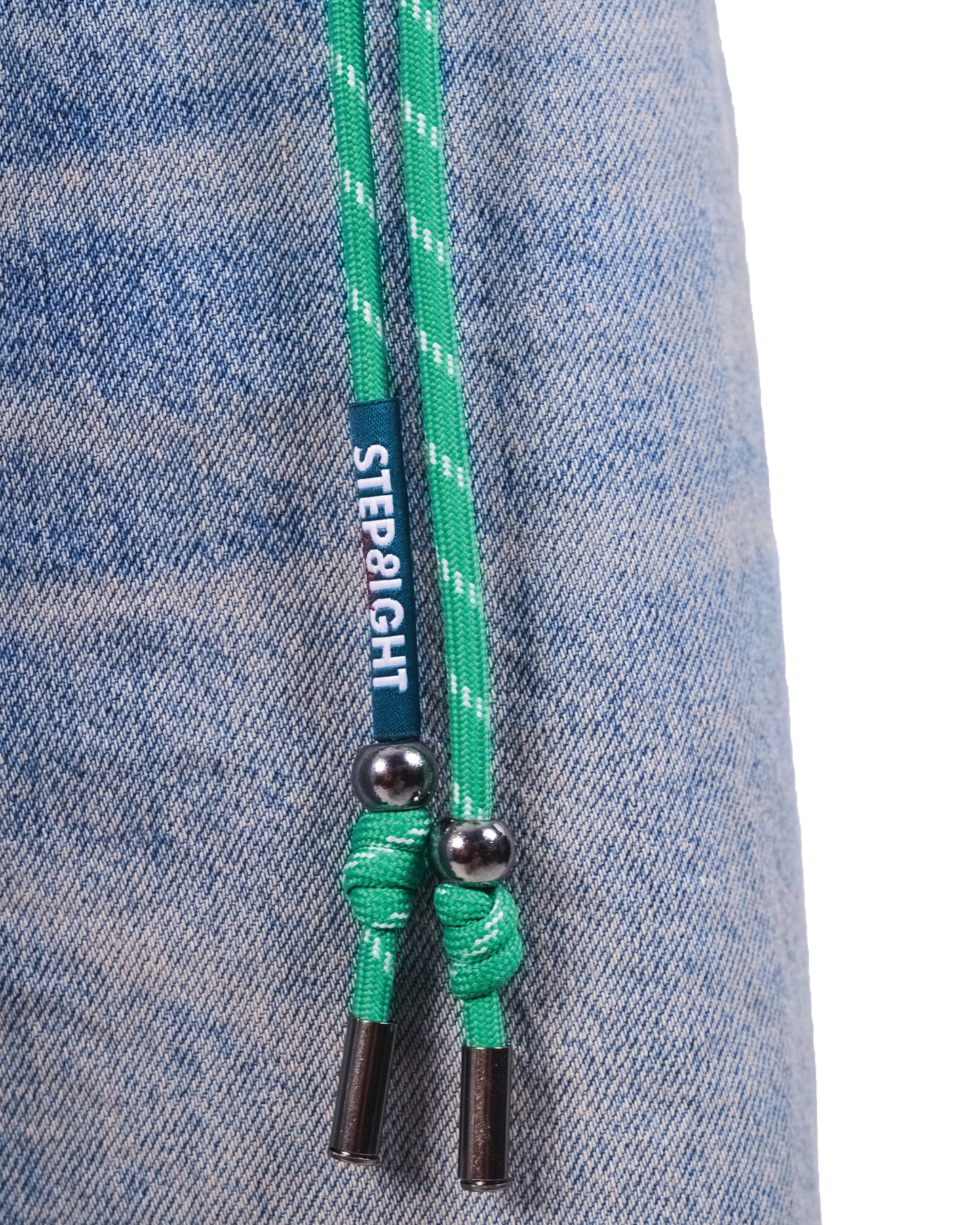 '8' COIN KEYCHAIN