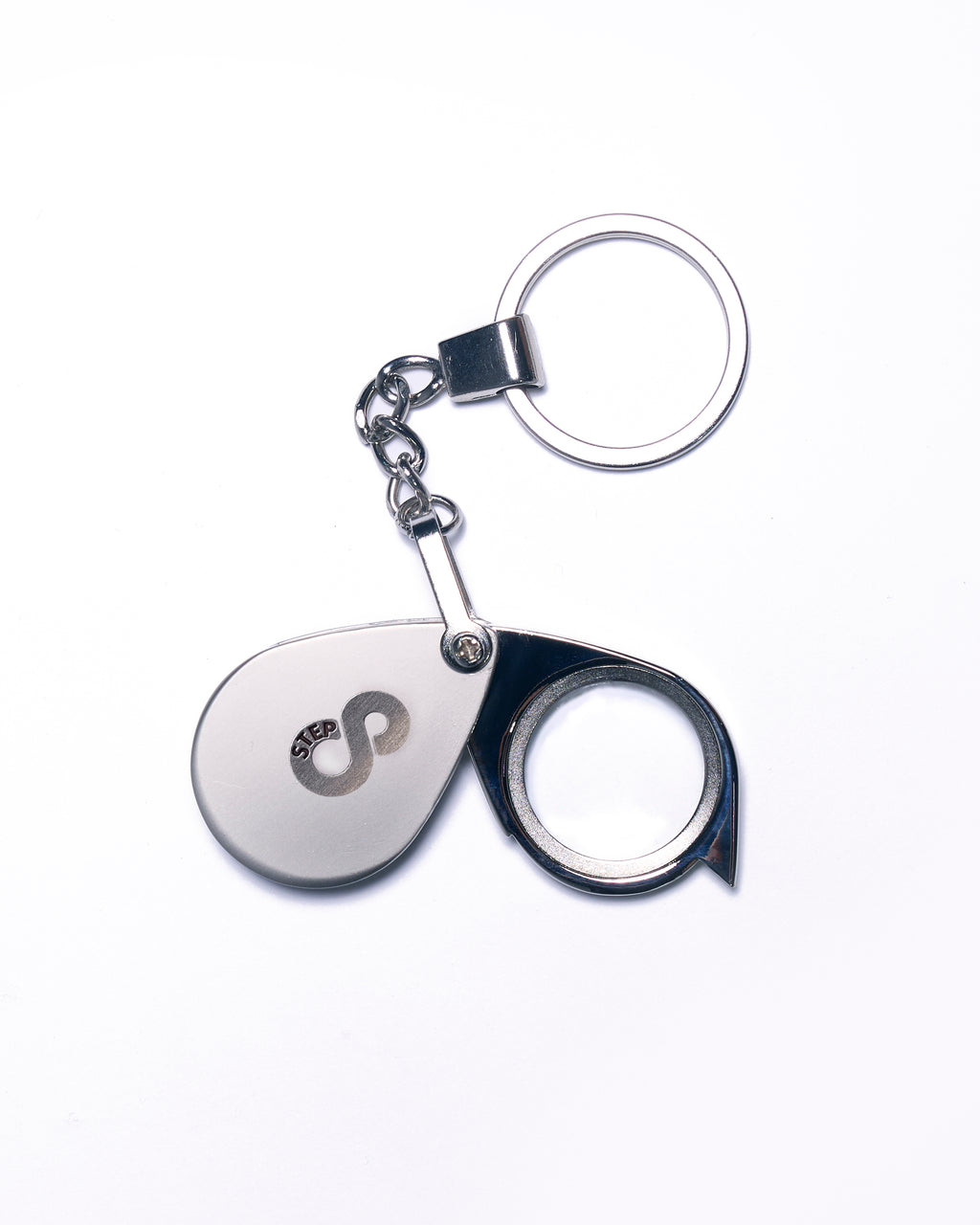 '8' MAGNIFYING GLASS KEY CHAIN – STEP8IGHT