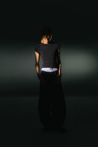 BLACK FITTED MONO TEE