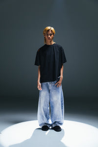 BLACK MONO TEE