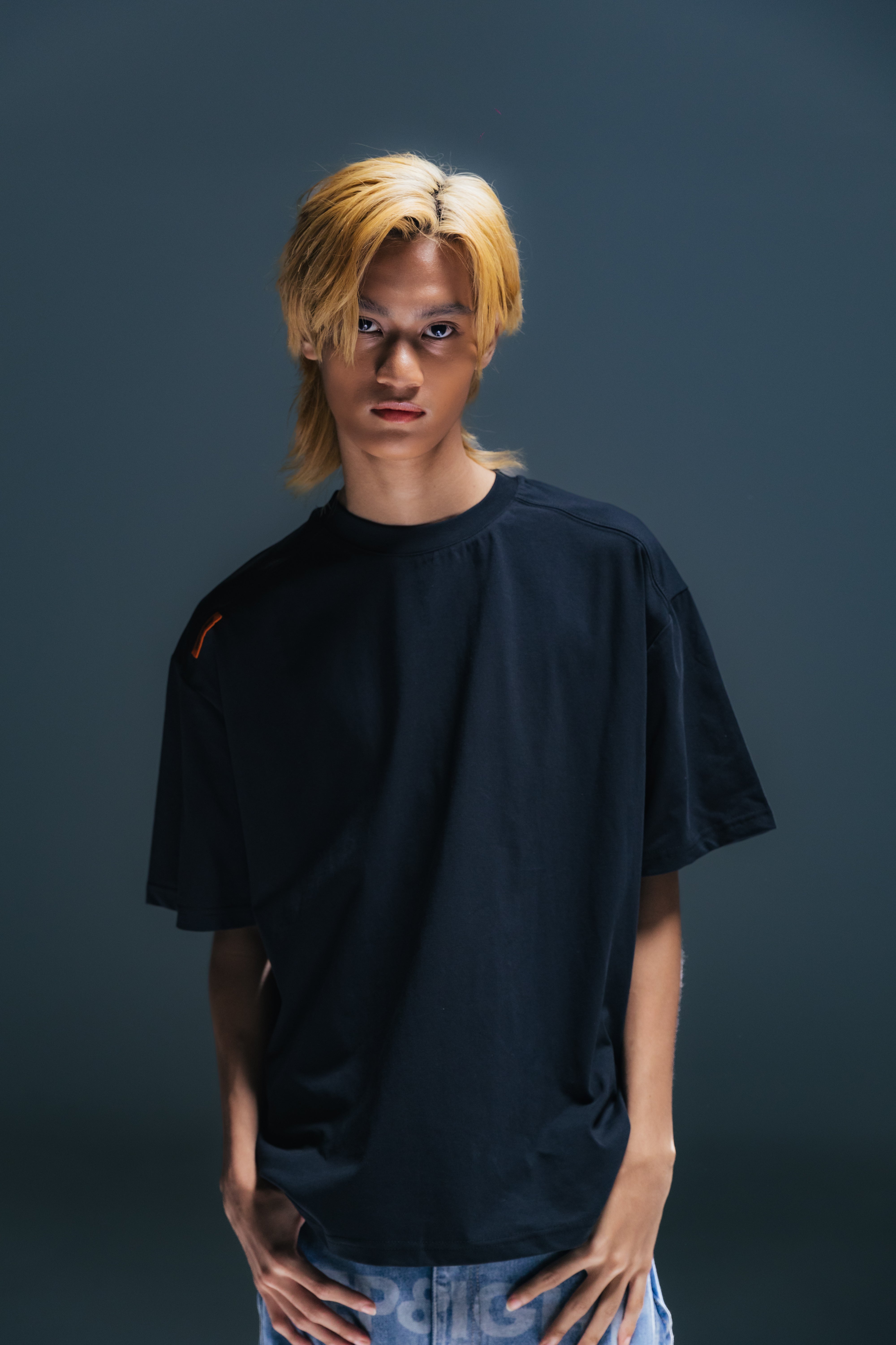 BLACK MONO TEE