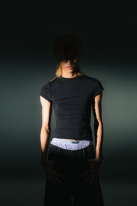 BLACK FITTED MONO TEE