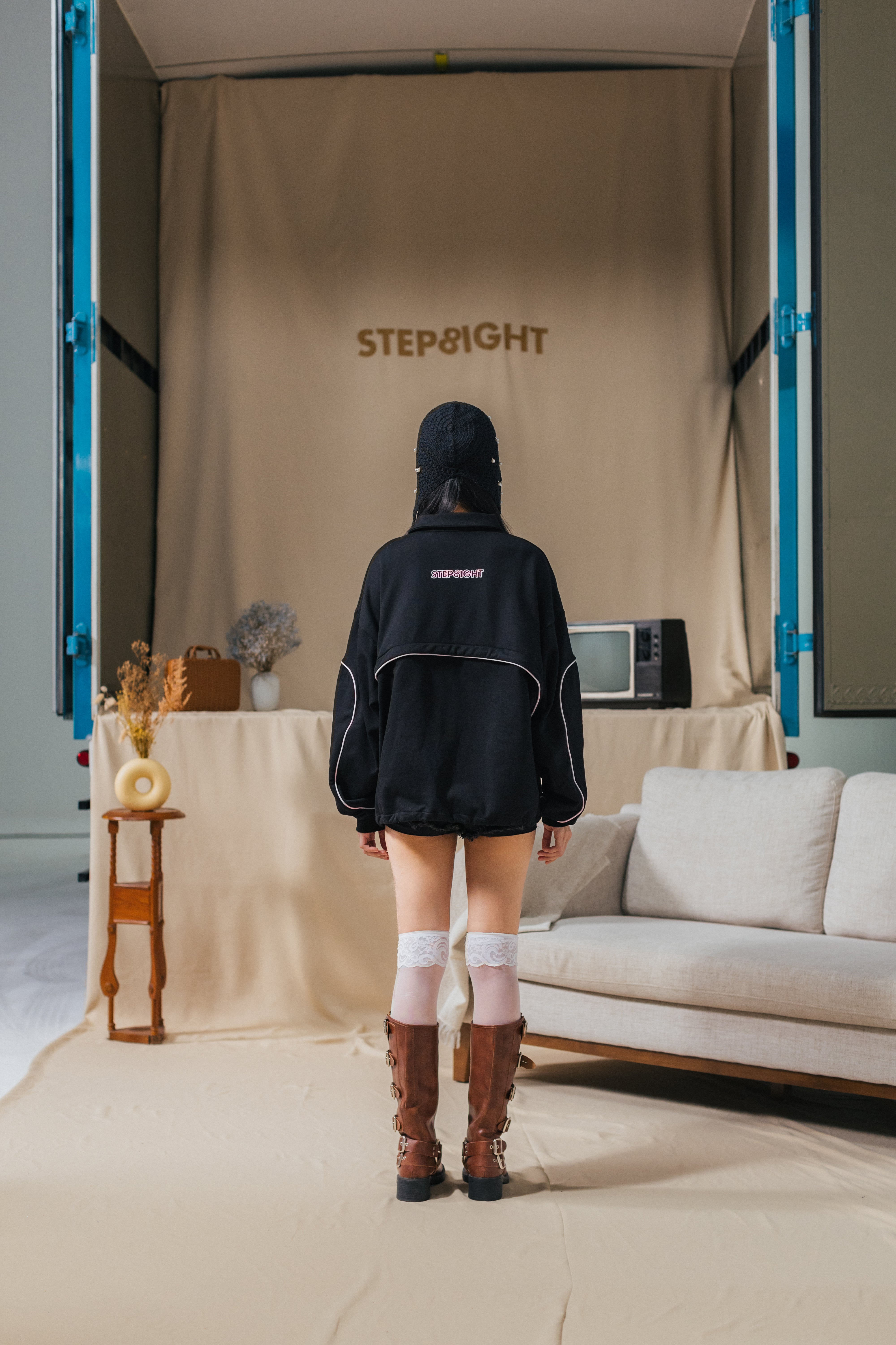 BRICK BLACK CONVERTIBLE SWEATER