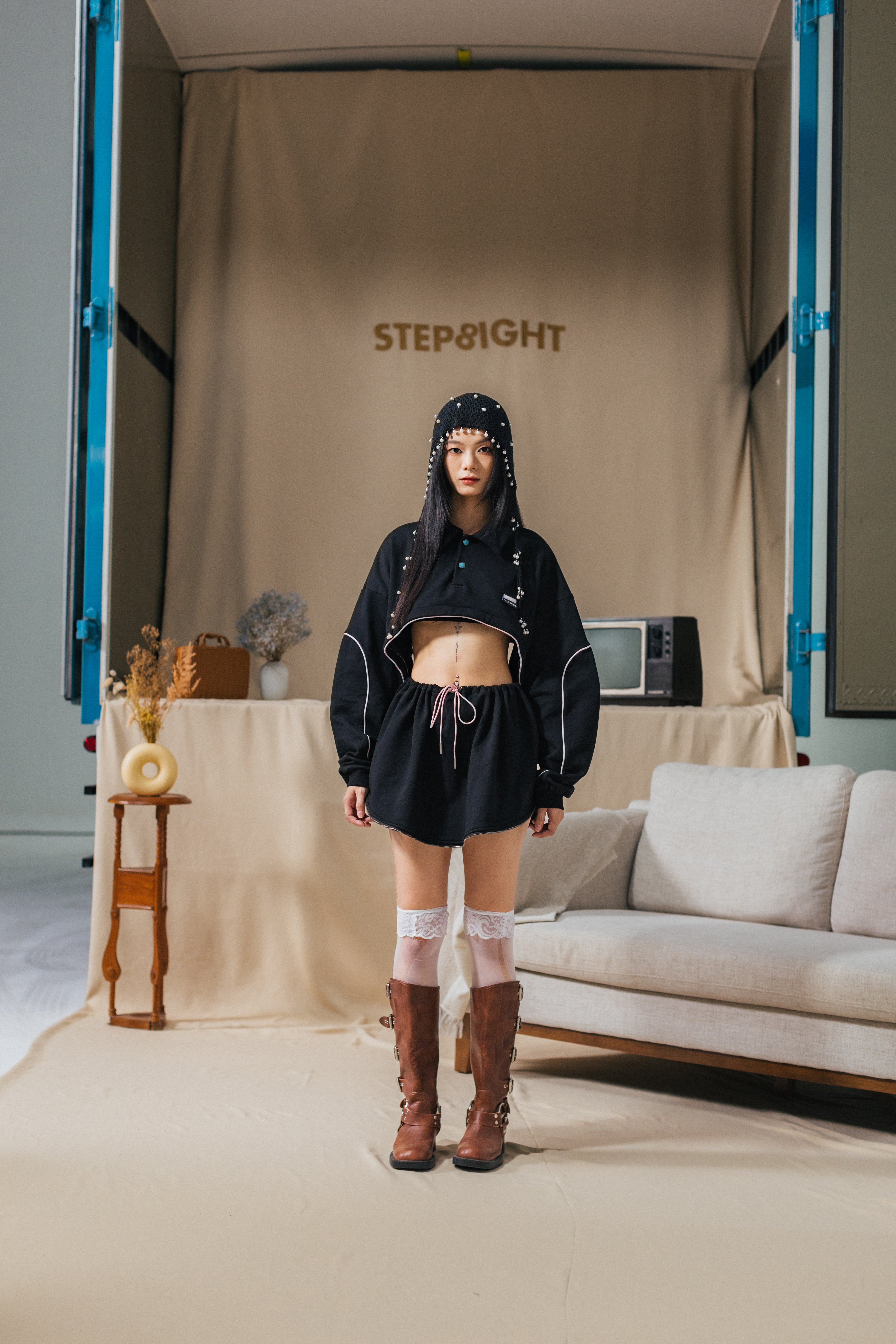 BRICK BLACK CONVERTIBLE SWEATER