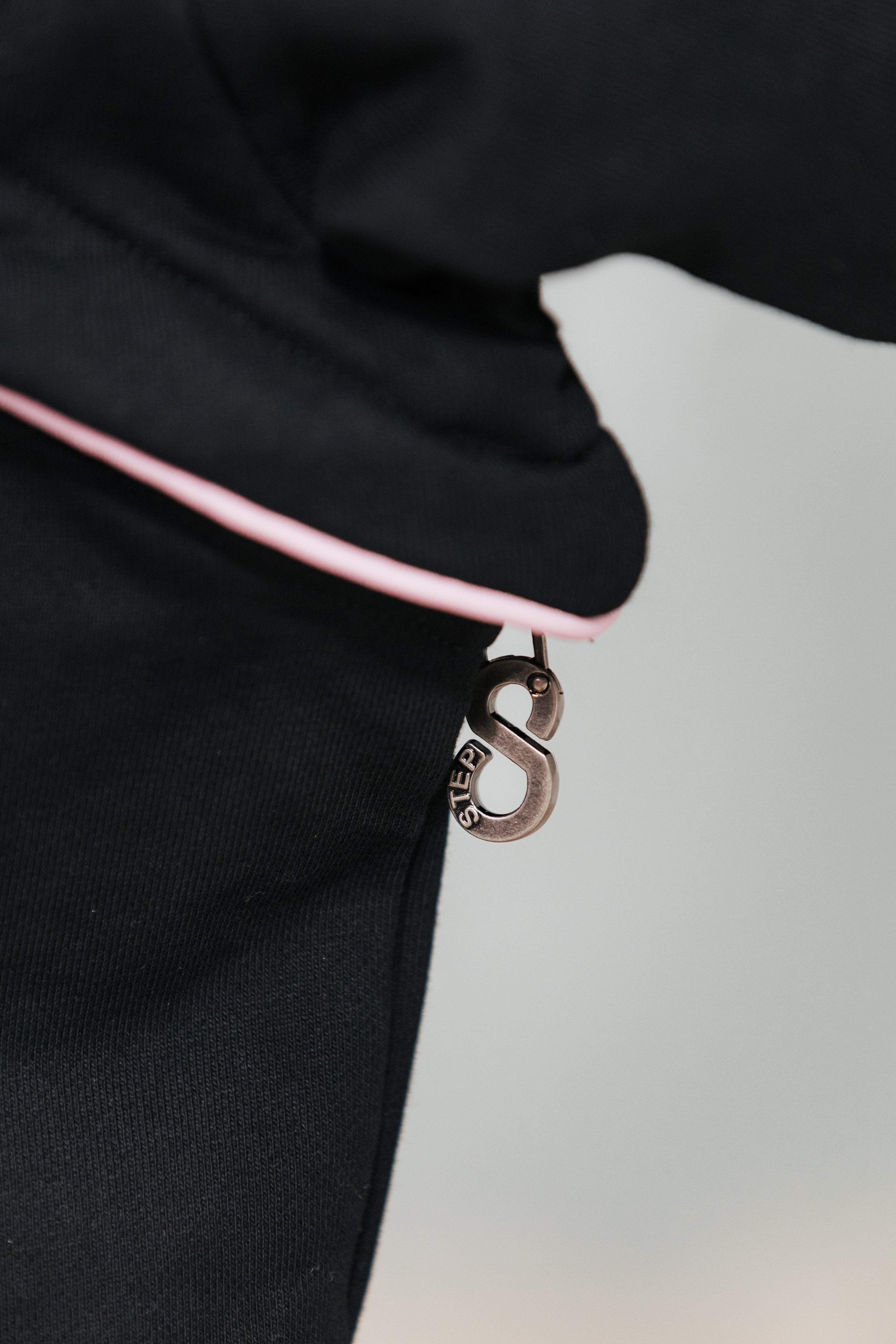 BRICK BLACK CONVERTIBLE SWEATER